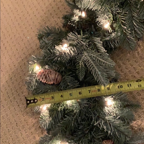 🚫SOLD🚫 - NIB Pre-Lit Garland - Picture 6 of 6